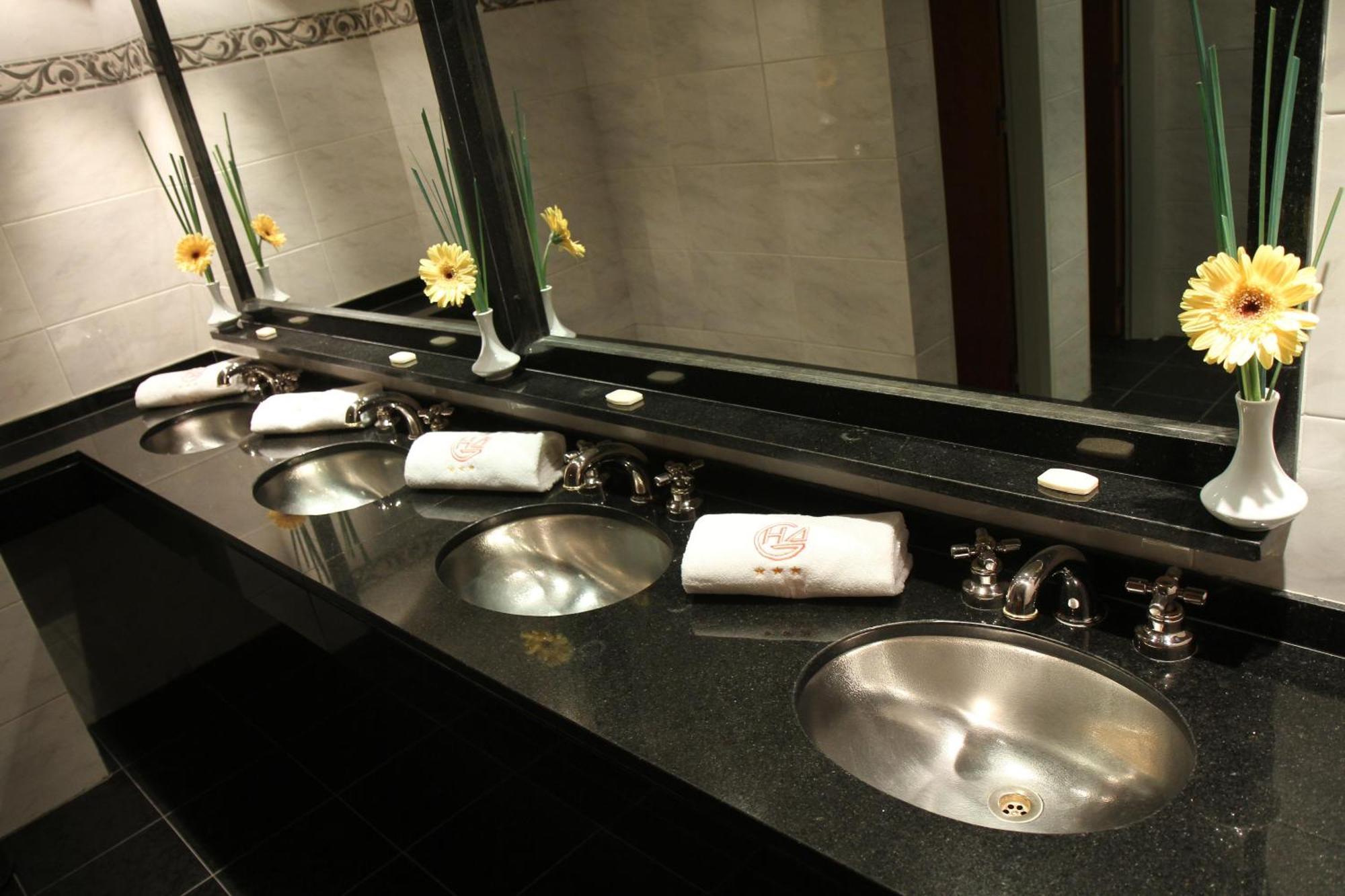 Gran Hotel Ailen Buenos Aires Esterno foto