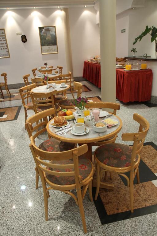 Gran Hotel Ailen Buenos Aires Esterno foto