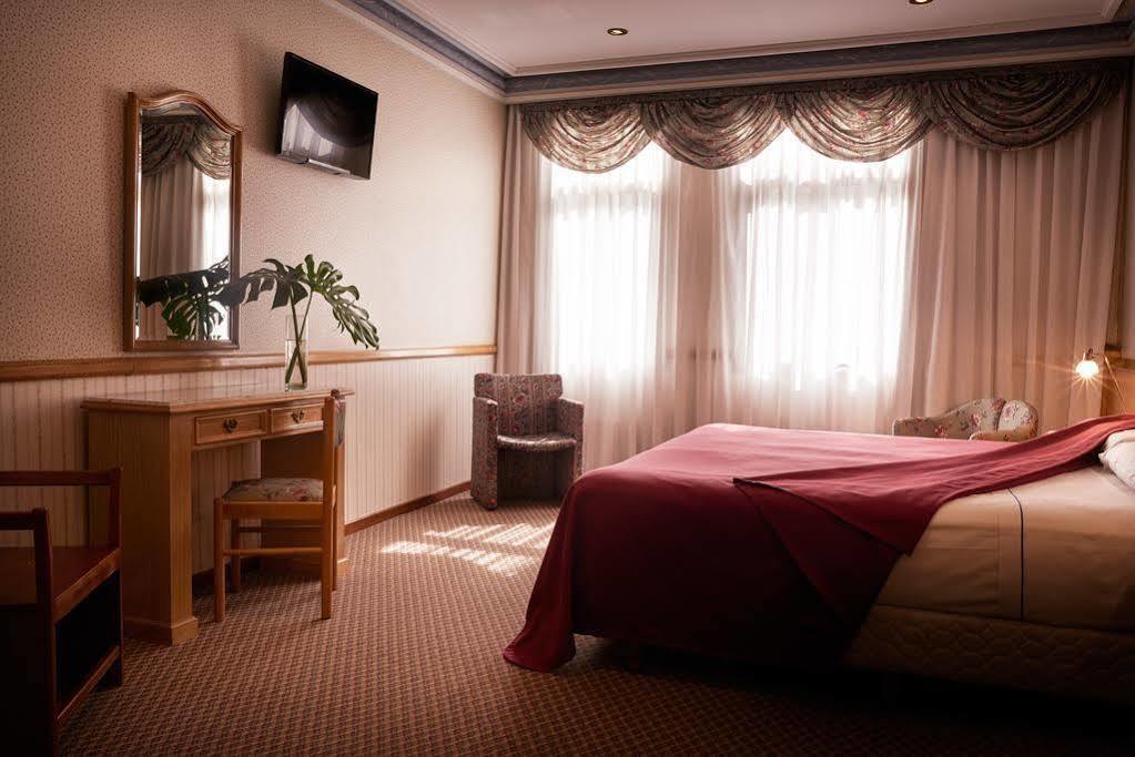 Gran Hotel Ailen Buenos Aires Esterno foto